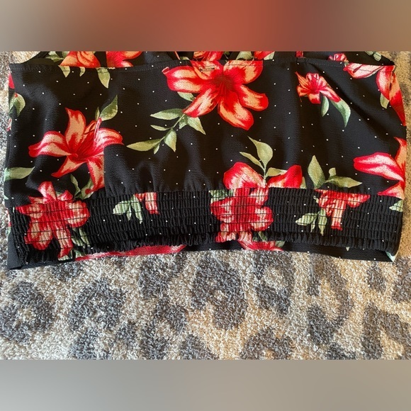 M Guess Crop Top Red Lily Flower - Picture 10 of 16